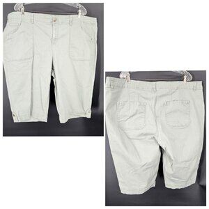 Gloria Vanderbilt Long Shorts Women 22W Light Sage Green Bianca Skimmer Stretch